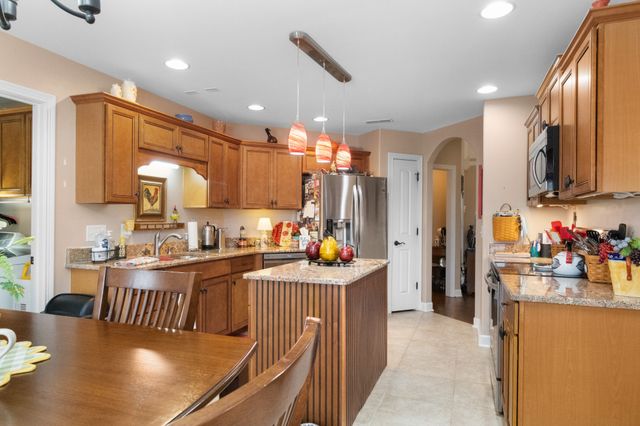 121 Baylee Ct, White House, TN 37188