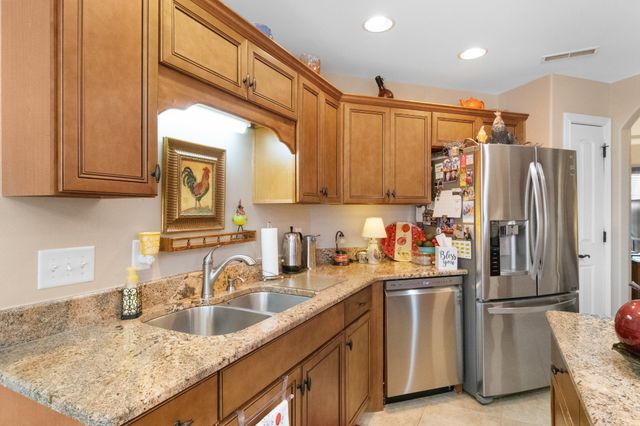 121 Baylee Ct, White House, TN 37188