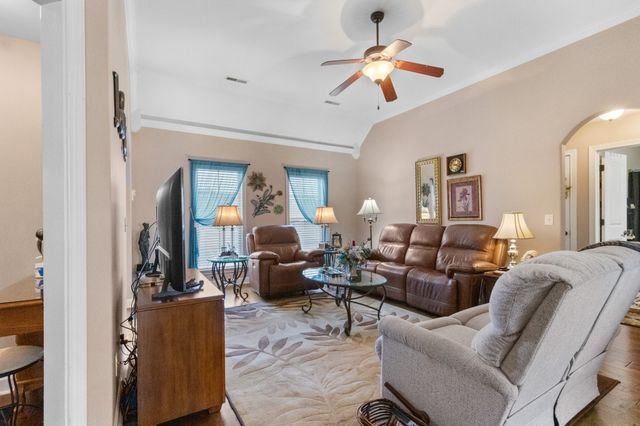 121 Baylee Ct, White House, TN 37188