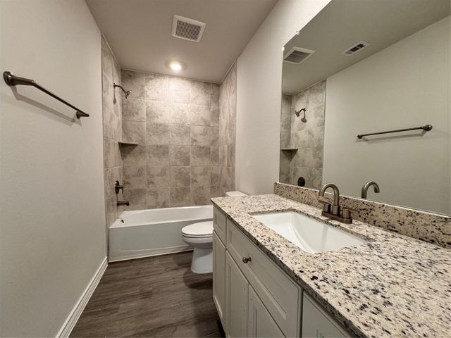 106 Road 5102l, Cleveland, TX 77327