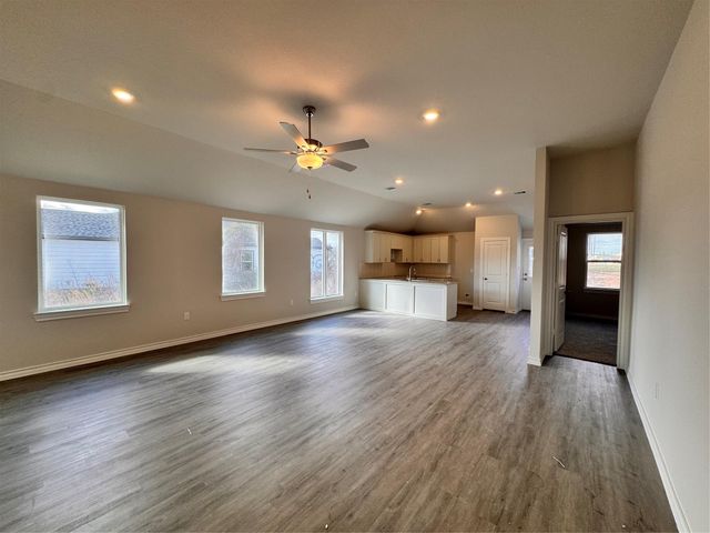 106 Road 5102l, Cleveland, TX 77327