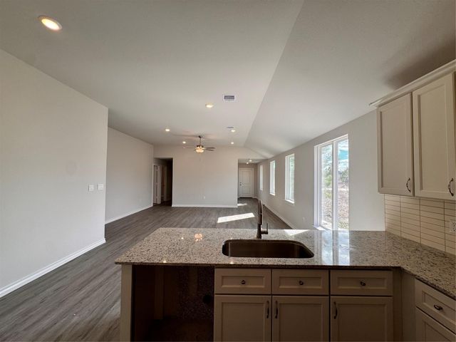 106 Road 5102l, Cleveland, TX 77327