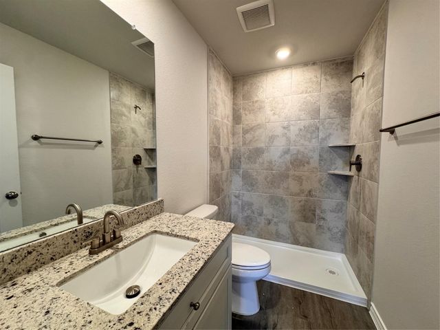 106 Road 5102l, Cleveland, TX 77327