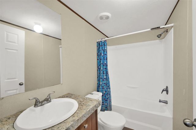 114 Las Estancias DR A, Cedar Creek, TX 78612