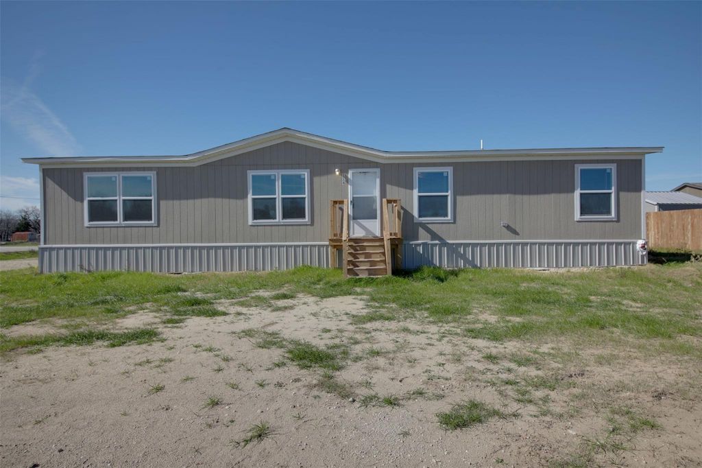 114 Las Estancias DR A, Cedar Creek, TX 78612