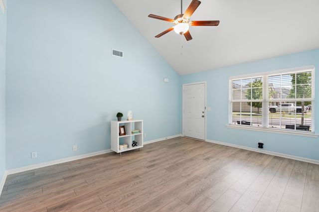 2044 Alysheba Run, Murfreesboro, TN 37128