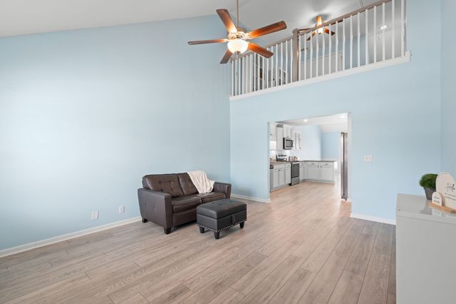 2044 Alysheba Run, Murfreesboro, TN 37128