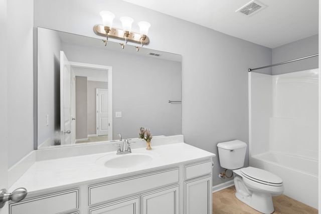 2044 Alysheba Run, Murfreesboro, TN 37128
