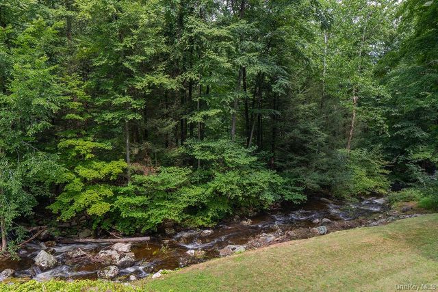 599 Hortontown Road, Hopewell Junction, NY 12533