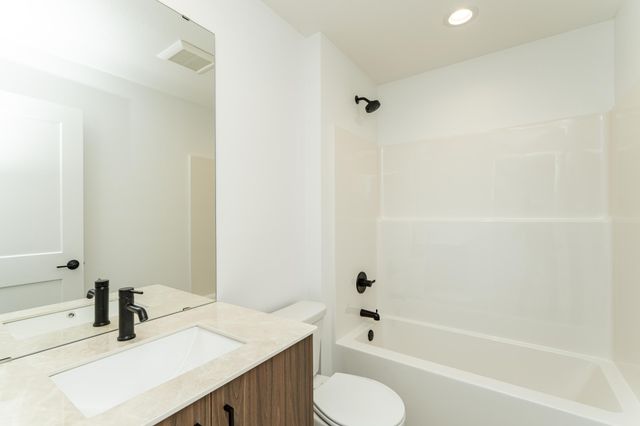 1085 Century Village Lane NE, Rochester, MN 55906