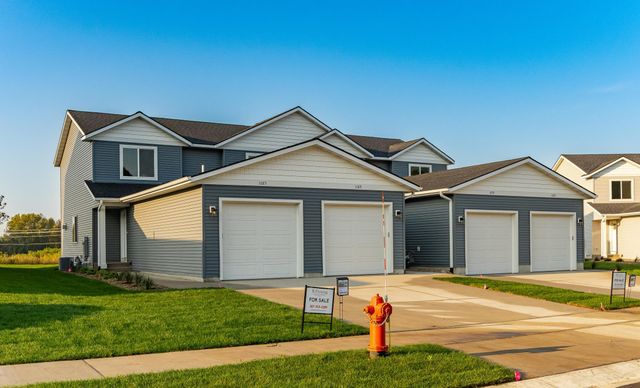 1085 Century Village Lane NE, Rochester, MN 55906