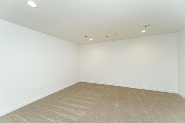 1085 Century Village Lane NE, Rochester, MN 55906