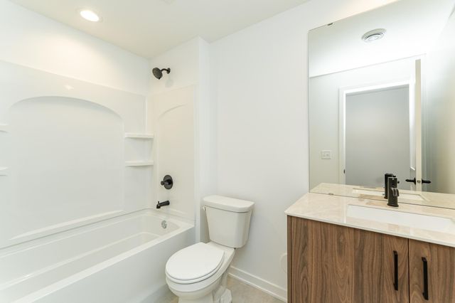 1085 Century Village Lane NE, Rochester, MN 55906