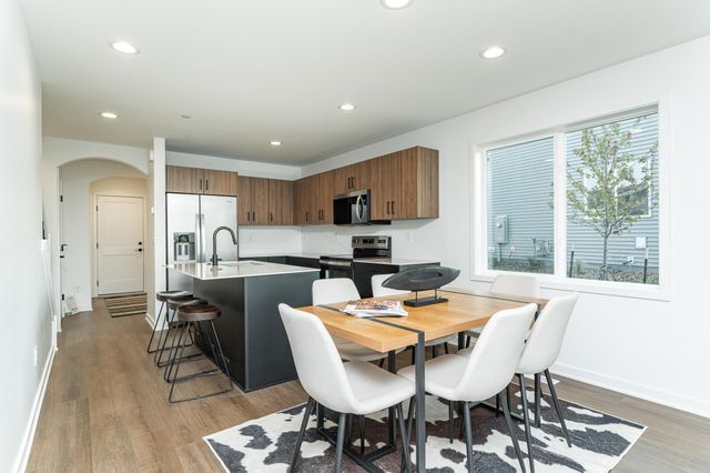 1085 Century Village Lane NE, Rochester, MN 55906