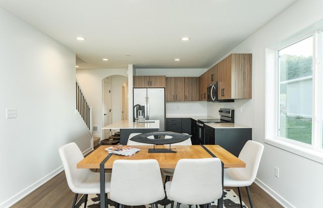 1085 Century Village Lane NE, Rochester, MN 55906