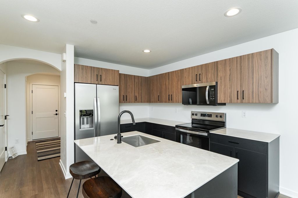 1085 Century Village Lane NE, Rochester, MN 55906