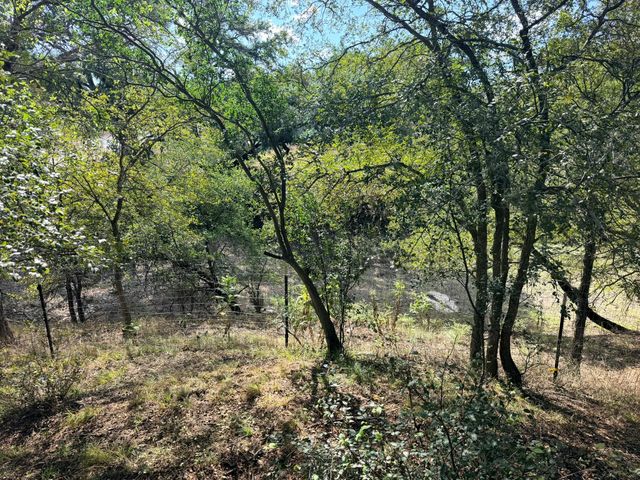 2 Acacia DR, Wimberley, TX 78676