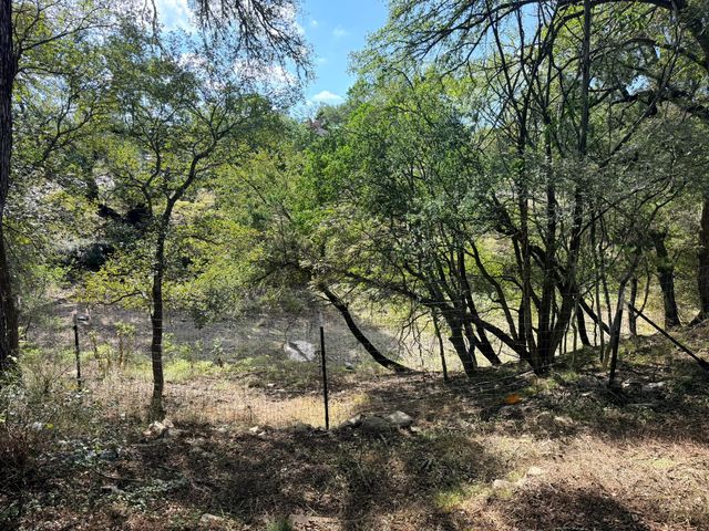 2 Acacia DR, Wimberley, TX 78676