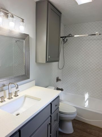 2 Acacia DR, Wimberley, TX 78676