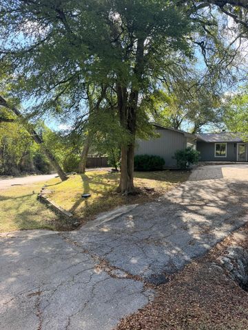 2 Acacia DR, Wimberley, TX 78676