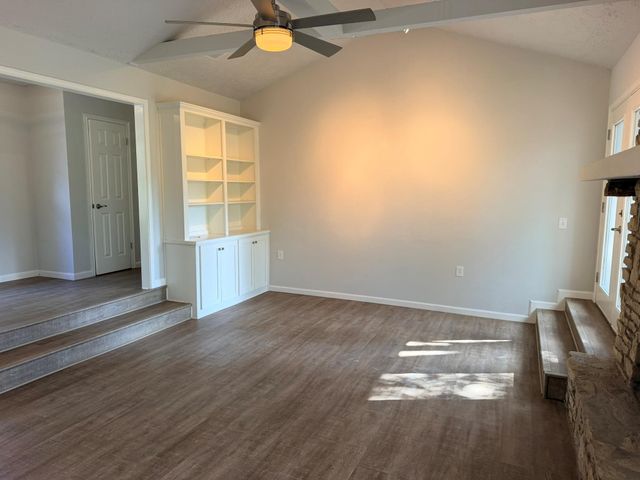 2 Acacia DR, Wimberley, TX 78676