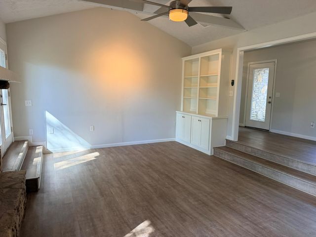 2 Acacia DR, Wimberley, TX 78676