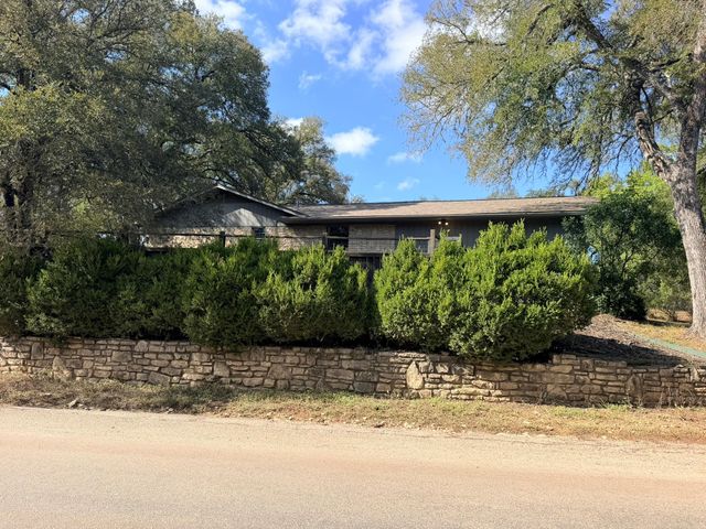 2 Acacia DR, Wimberley, TX 78676