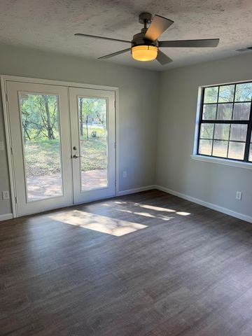 2 Acacia DR, Wimberley, TX 78676