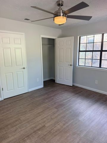 2 Acacia DR, Wimberley, TX 78676