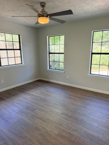 2 Acacia DR, Wimberley, TX 78676