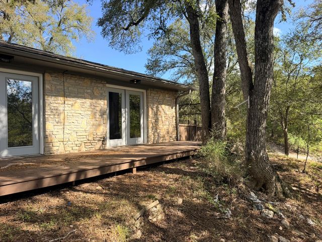 2 Acacia DR, Wimberley, TX 78676