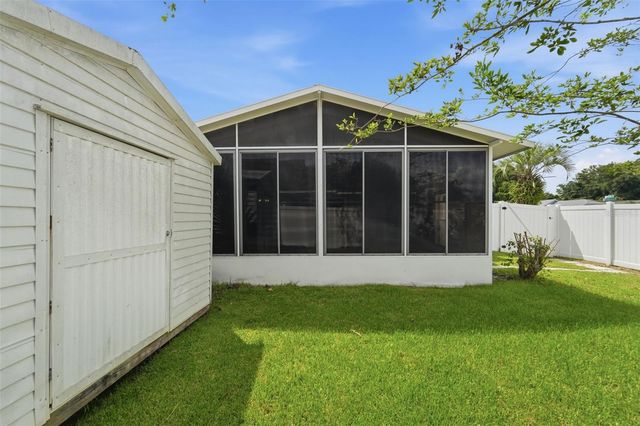 2411 PARSONS POND CIRCLE, Kissimmee, FL 34743