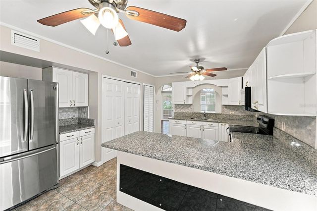 2411 PARSONS POND CIRCLE, Kissimmee, FL 34743
