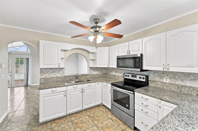 2411 PARSONS POND CIRCLE, Kissimmee, FL 34743
