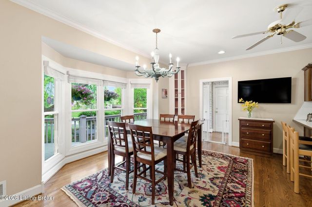 303 Mockingbird Gardens Dr, Louisville, KY 40207