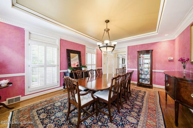 303 Mockingbird Gardens Dr, Louisville, KY 40207