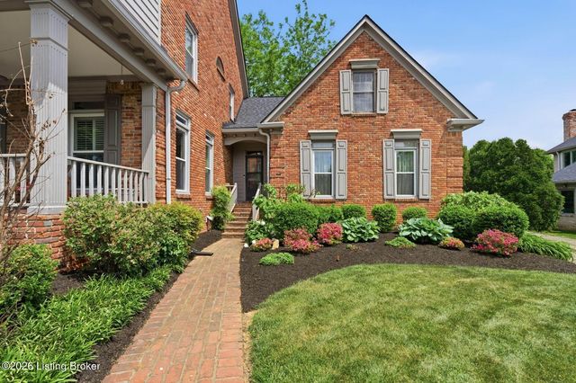 303 Mockingbird Gardens Dr, Louisville, KY 40207