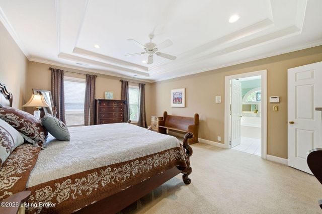 303 Mockingbird Gardens Dr, Louisville, KY 40207