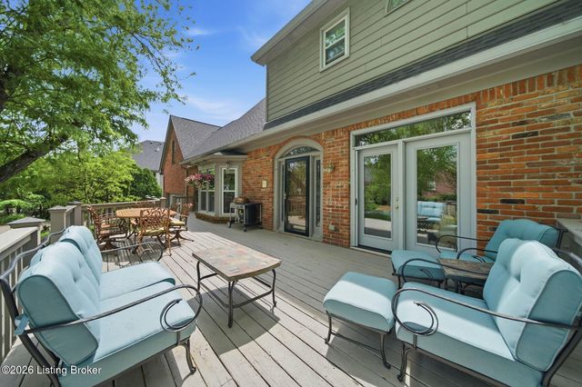 303 Mockingbird Gardens Dr, Louisville, KY 40207