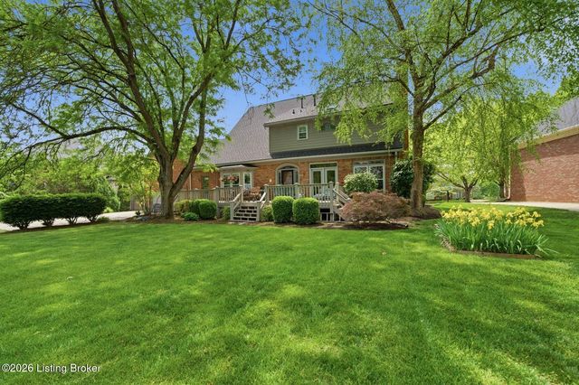 303 Mockingbird Gardens Dr, Louisville, KY 40207