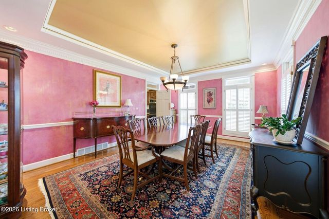 303 Mockingbird Gardens Dr, Louisville, KY 40207