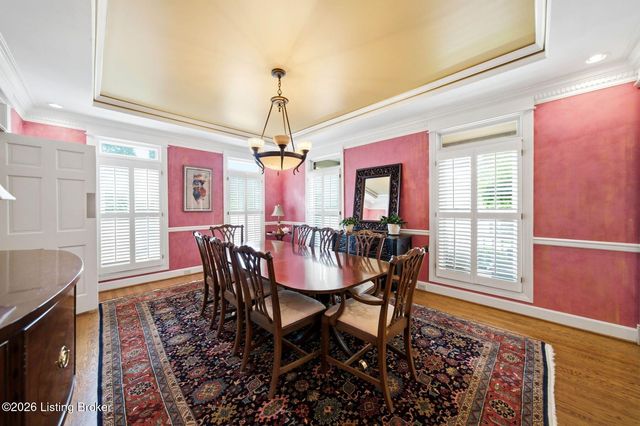 303 Mockingbird Gardens Dr, Louisville, KY 40207