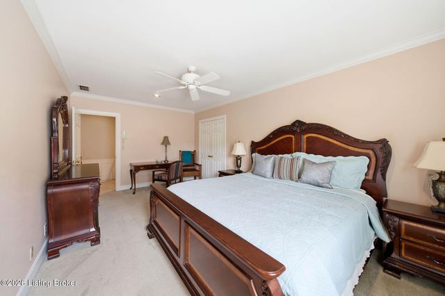 303 Mockingbird Gardens Dr, Louisville, KY 40207