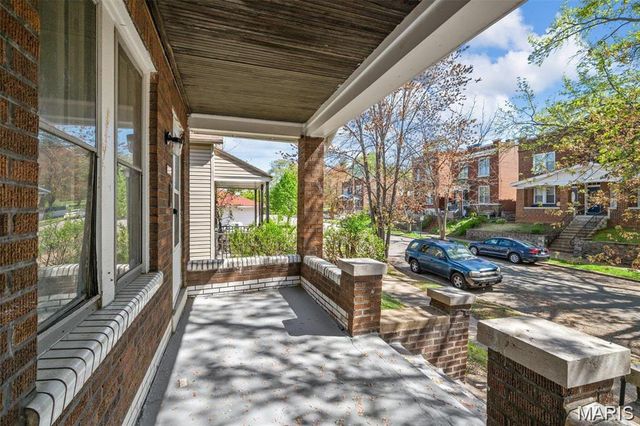 4421 Minnesota Avenue, St Louis, MO 63111