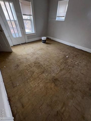 4421 Minnesota Avenue, St Louis, MO 63111