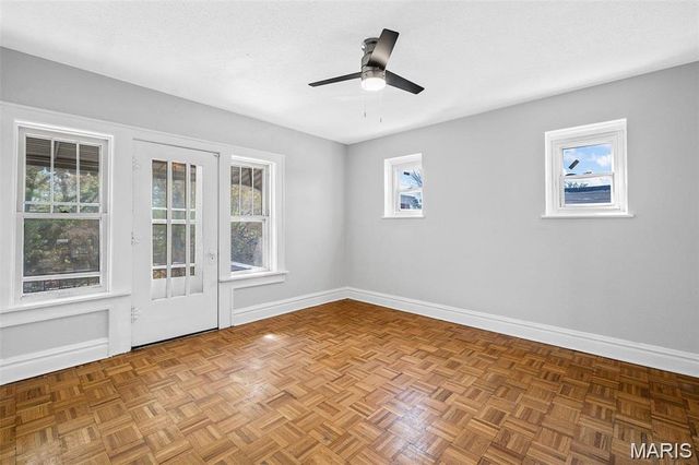 4421 Minnesota Avenue, St Louis, MO 63111