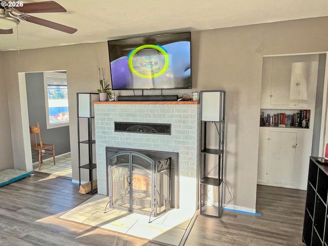 124 Ne WEST Ave, Roseburg, OR 97470