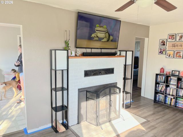 124 Ne WEST Ave, Roseburg, OR 97470