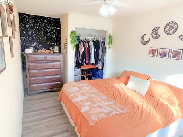 124 Ne WEST Ave, Roseburg, OR 97470