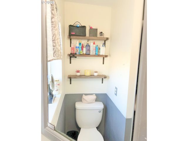 124 Ne WEST Ave, Roseburg, OR 97470